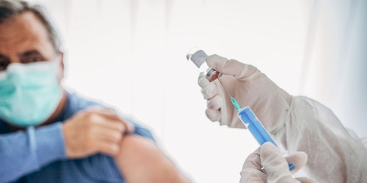 Las vacunas de Pfizer y Moderna podrían proteger contra el Covid-19 durante años