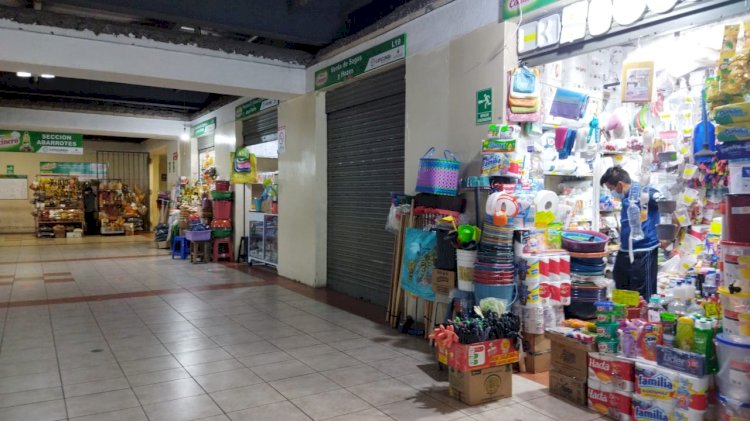 El mercado cerrado de Latacunga funciona con las medidas de seguridad