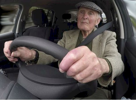 ¿Hasta qué edad se puede sacar la licencia de conducir?