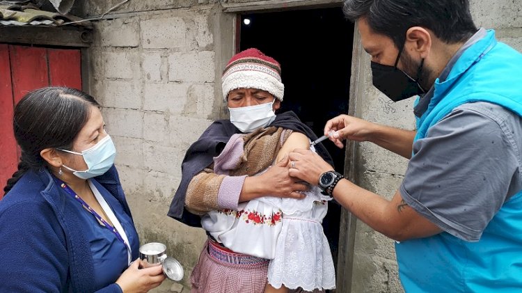 Gobierno refuerza vacunación, vigilancia y atención hospitalaria por pandemia de COVID-19