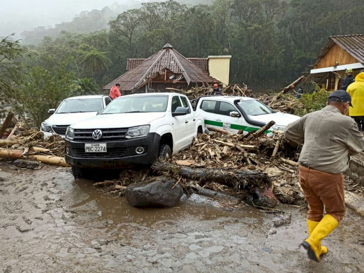 Deslave en el río La Estancia de Baños deja daños y personas afectadas; ECU 911 coordina atención