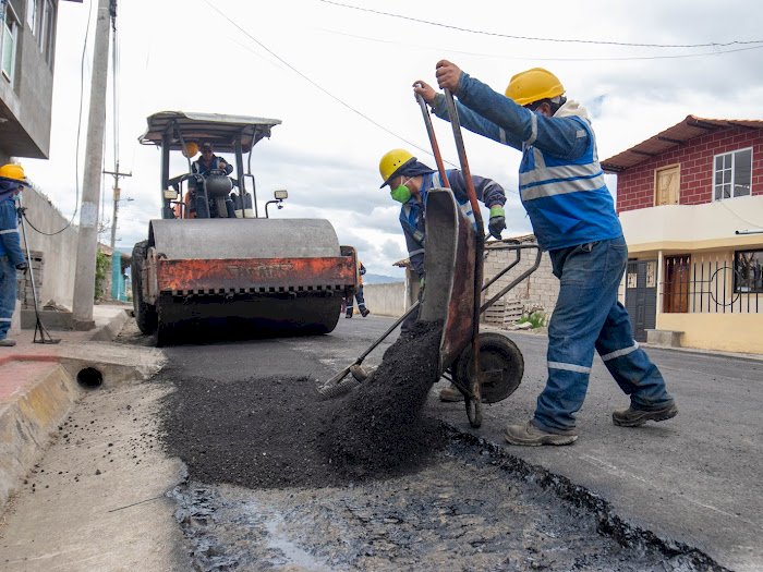 Municipio de Latacunga ejecuta Plan de Mantenimiento Vial en el sector de Brazales