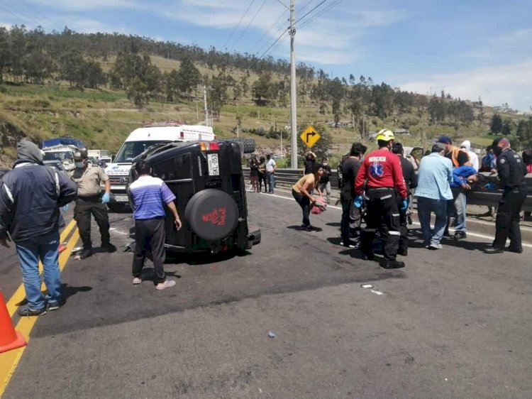 Volcamiento dejó nueve heridos a la altura de la parroquia Unamuncho