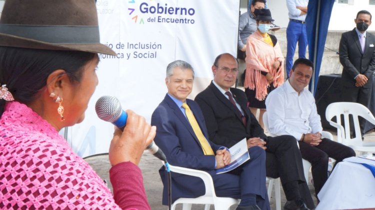 Ministro Esteban Bernal, cumplió una amplia agenda de actividades con sectores sociales en Cotopaxi 