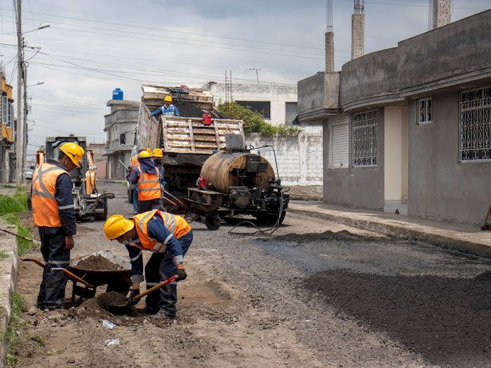 Dirección de Obras Públicas ejecuta Plan de Mantenimiento Vial en Gualundún