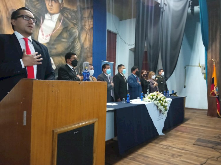 Inauguración de un nuevo periodo académico del Instituto Superior Tecnológico Vicente León