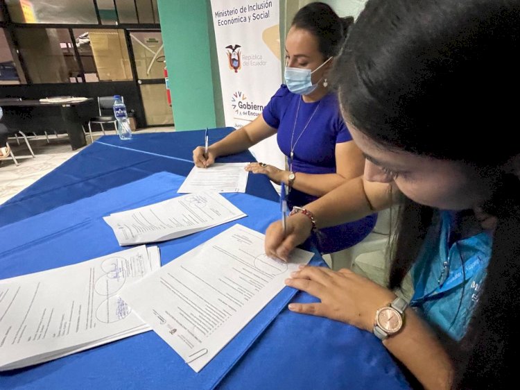 MIES firma convenios con cooperantes para atender a grupos vulnerales de la provincia de Cotopaxi