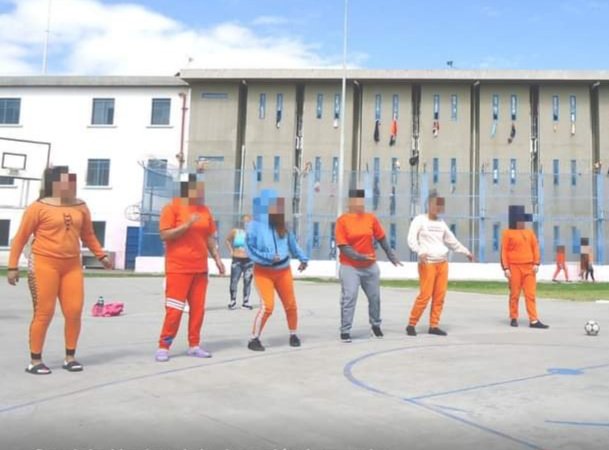 Personas privadas de libertad del CRS Femenino Cotopaxi N°1 practican diferentes disciplinas deportivas 