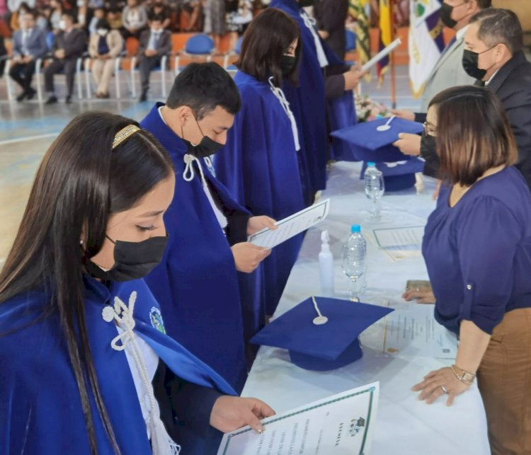 Más de 34 mil 900 estudiantes se gradúan como Bachilleres en la Zona 3