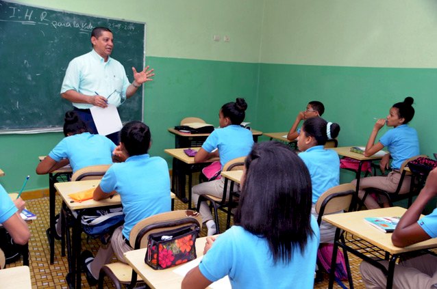 Entra vigencia reformas a la Ley de Educación  que benefician al magisterio ecuatoriano