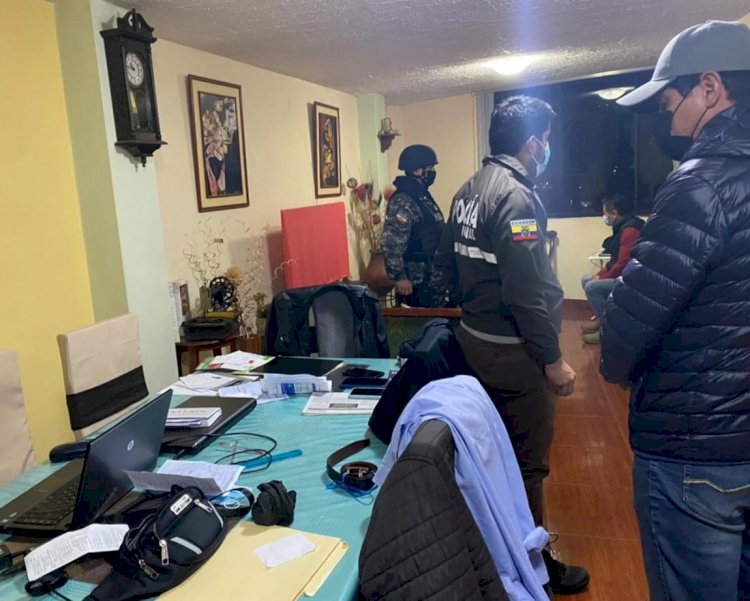 Caso María Belén Bernal: Policía allanó casas de los padres de Germán Cáceres
