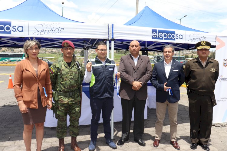 ELEPCO S.A entregó la obra de alumbrado público al ingreso norte de Latacunga
