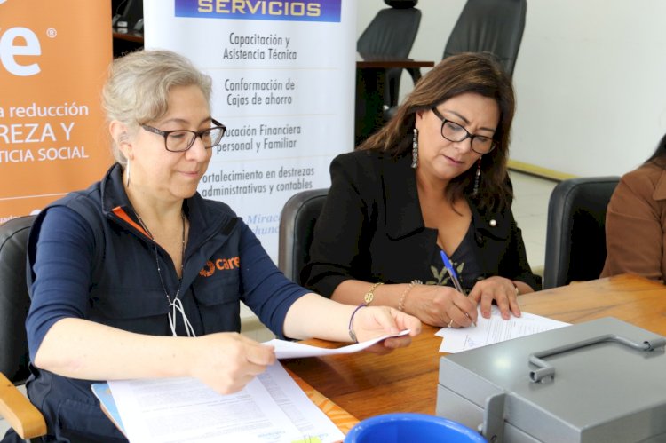 Gobierno Provincial y CARE Ecuador firmaron convenio para impulsar proyecto "Cajas Solidarias"