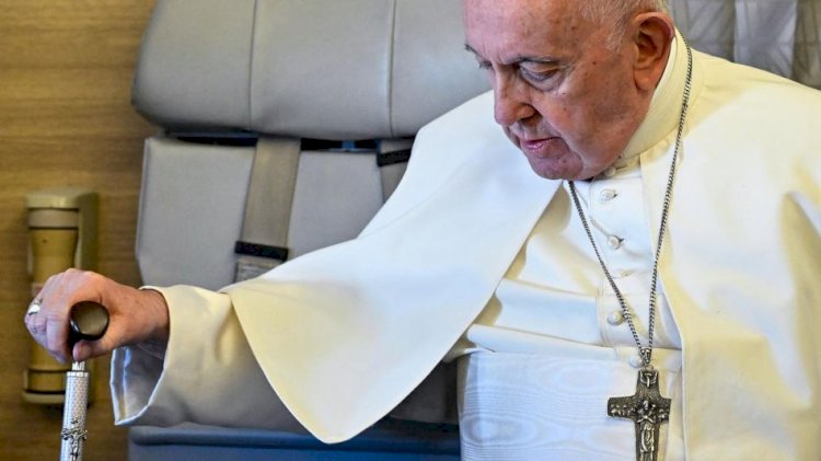 Papa Francisco lamenta que "las mujeres tengan siempre que luchar por su derechos"