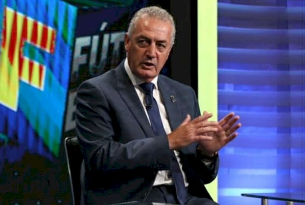 Información que circula en redes señala que Gustavo Alfaro renunció "por momentos" a la Tricolor