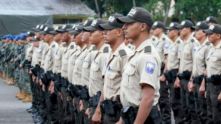 Aspirantes a Policías se autofinancian los uniformes y equipos 