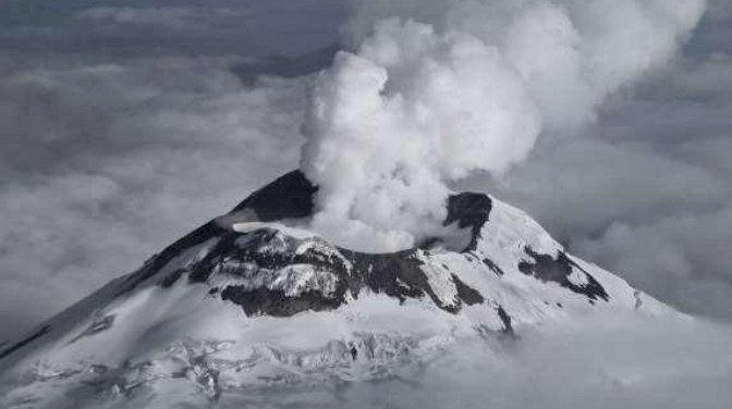 Evolución de actividad del volcán Cotopaxi genera incertidumbre en Ecuador
