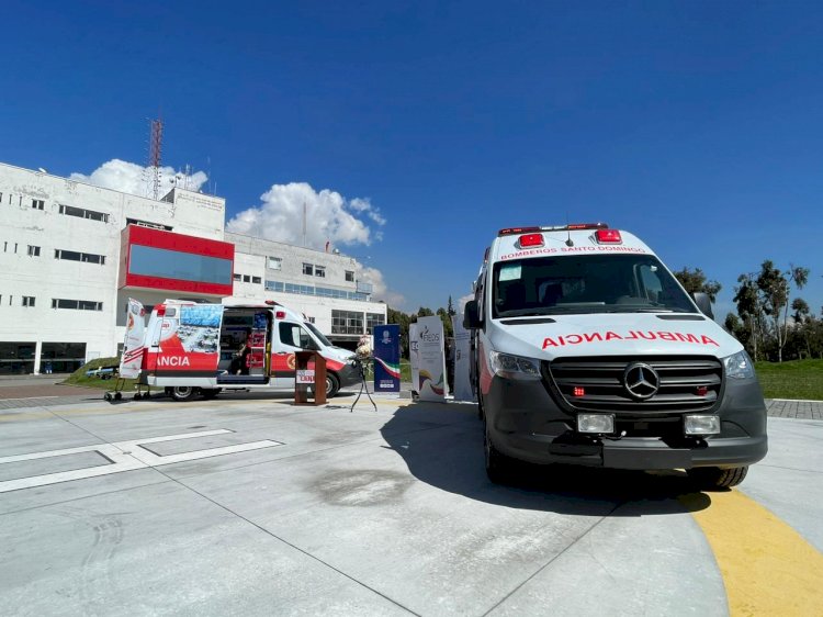 ECU 911 entrega dos ambulancias de soporte vital avanzado (SVA)