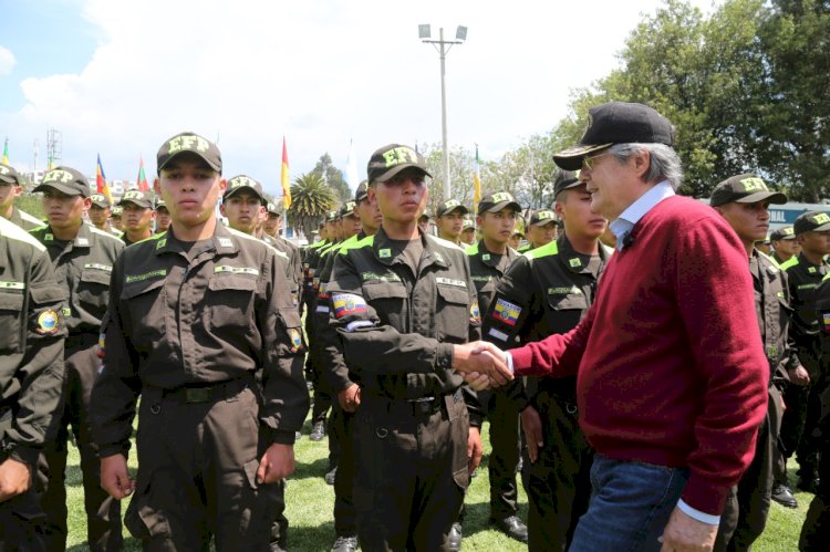 Presidente Lasso visitó a policías en Cotopaxi para expresar su respaldo
