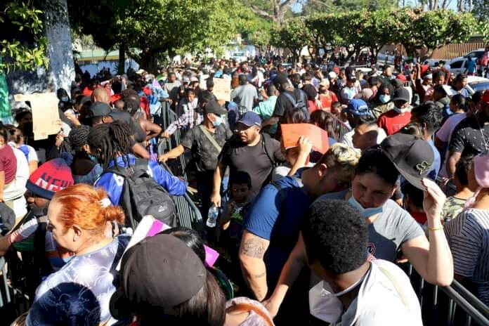 Migrantes que salieron de Ecuador "Buscando Trabajo" se entregaron en México
