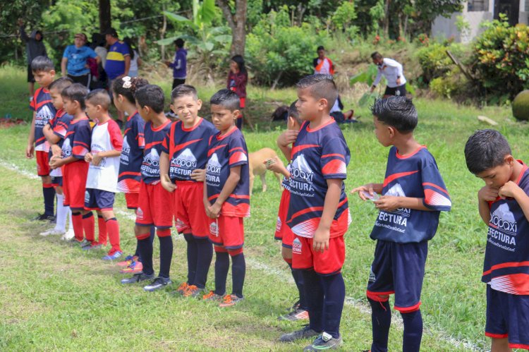 Final de fútbol entre las escuelas recreativas de la Prefectura se desarrolló en Guapara 