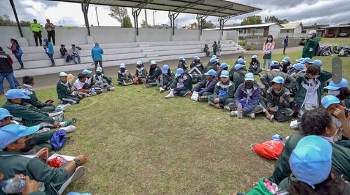 Comunidad educativa realizó simulacro de evacuación externa en la provincia de Cotopaxi
