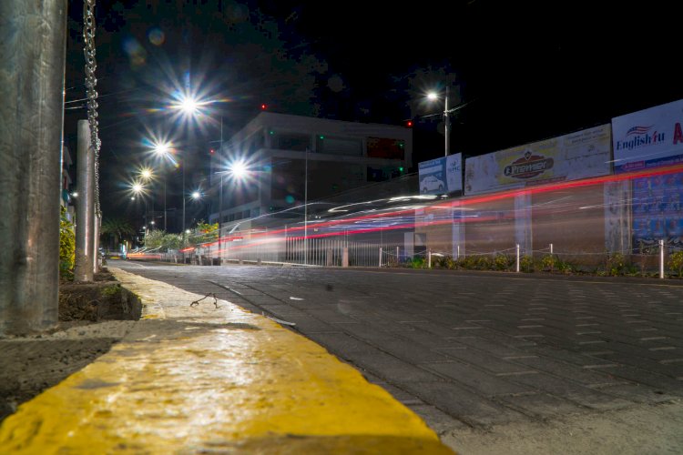 Alcalde Byron Cárdenas inauguró proyecto de mejoramiento vial en la Av. Amazonas