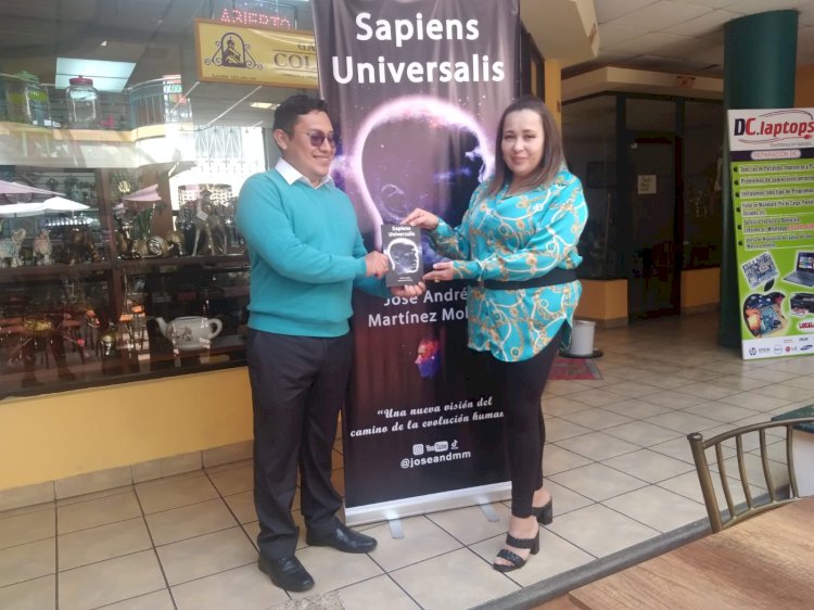 Latacungueño presenta el lanzamiento oficial de su libro “Sapiens Universalis” 
