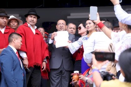 Presidente Virgilio Saquicela recibió el Proyecto de Ley de Aguas Propuesto por los Pueblos Indígenas 