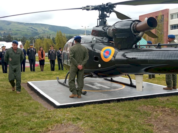 Helicóptero N.-15 Paquisha, fue entregado a la Universidad de las Fuerzas Armadas.