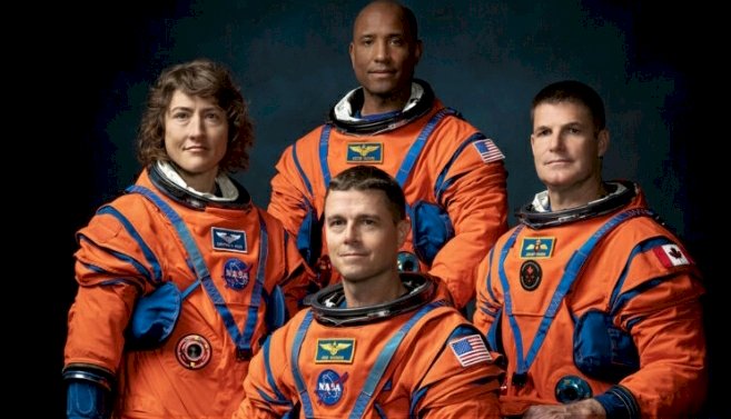 La NASA presenta la primera tripulación que viajará a la Luna en 2024