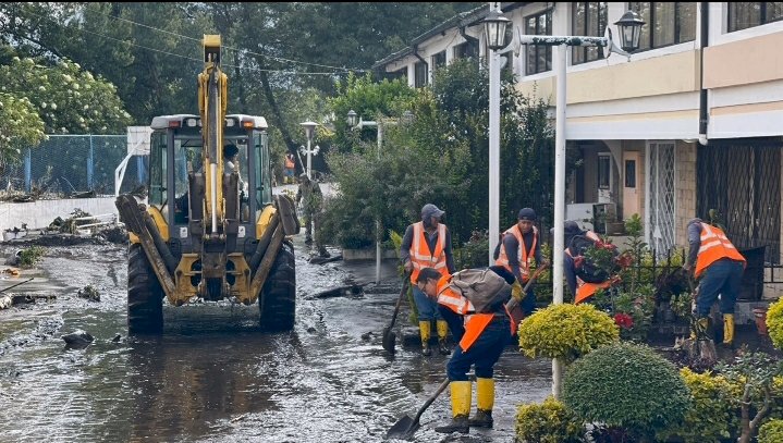 25 emergencias y 40 viviendas afectadas por fuertes lluvias en Valle de los Chillos, en Quito
