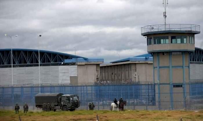 Presos en el CPL Cotopaxi retuvieron a Guías Penitenciarios, la crisis carcelaria continúa 