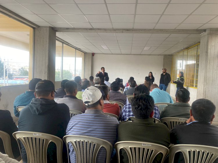 “Reunión de trabajo con los transportistas del Terminal Terrrestre" en Latacunga 