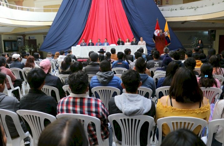 La Universidad Técnica de Cotopaxi da la bienvenida a 1032 nuevos estudiantes