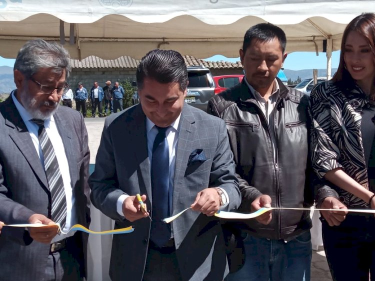 La obra de adoquinamiento en el sector la Jocha, fue inaugurada por la Municipalidad de Latacunga.