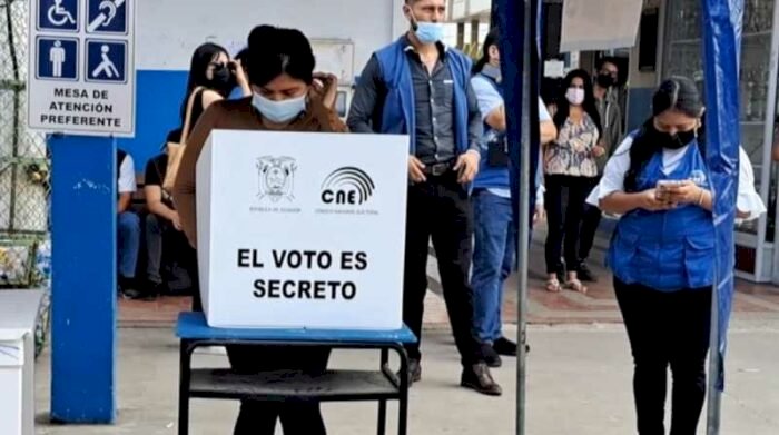 Elecciones Ecuador 2023: más de 71 mil fallecidos constan en el padrón electoral