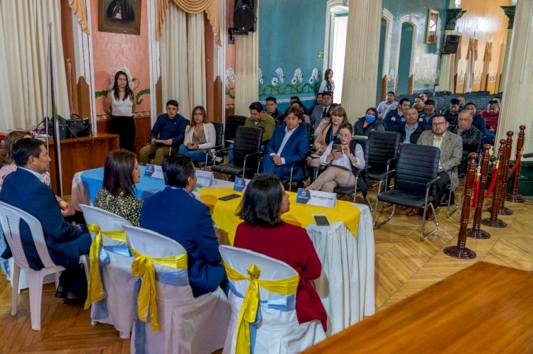 Municipio dictó taller sobre el proyecto de capacitación de ciudades sostenibles "Latacunga ciudad bonita y sostemible"