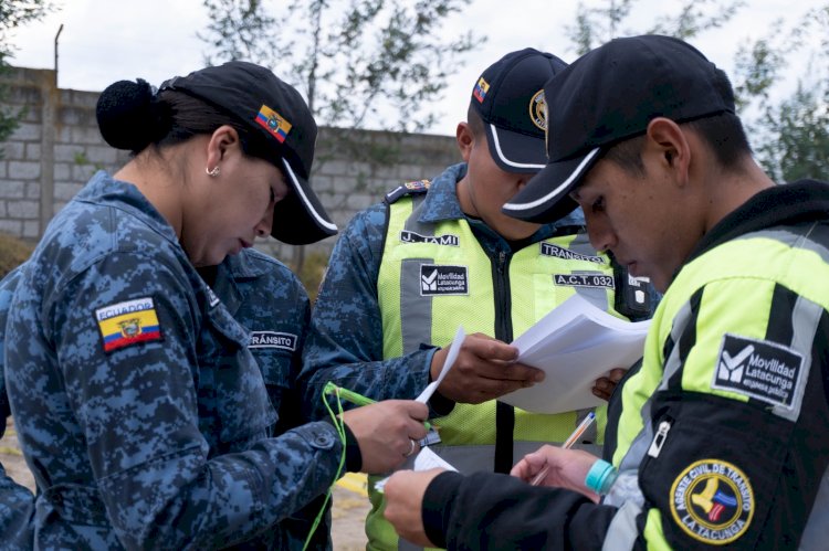 Agentes Civiles de Tránsito del cantón Latacunga actualizan sus conocimientos 