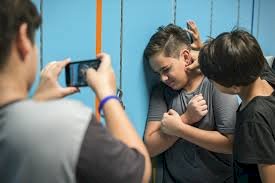 ¿Cómo los padres pueden identificar que sus hijos son víctimas de bullying y cómo actuar ante estos casos?
