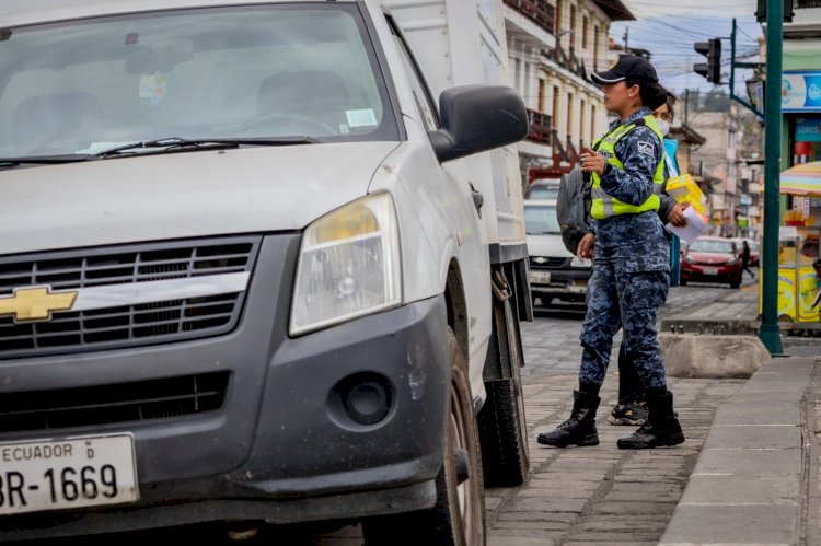 Agentes Civiles de Tránsito inician el proceso sancionatorio a malos conductores en Latacunga 
