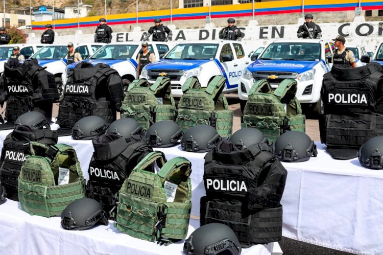 La Policía Nacional recibió equipamiento de protección por parte del Gobierno 