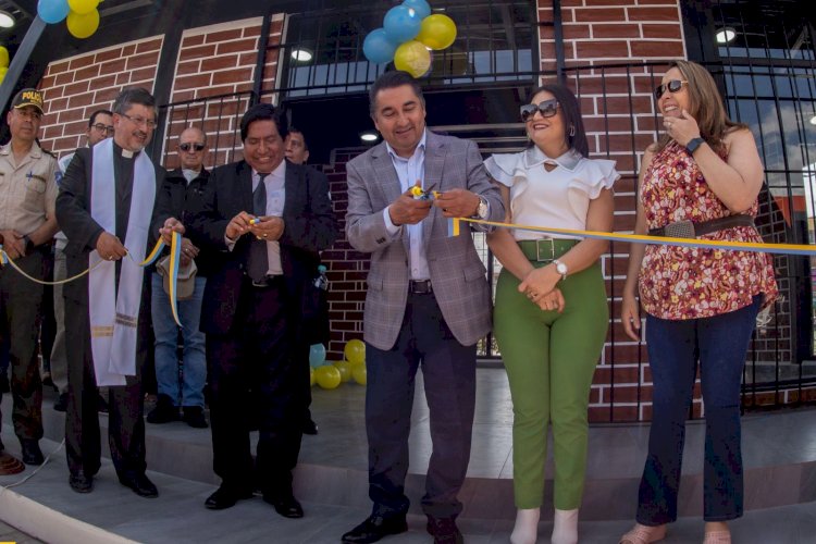 Alcalde inaugura primer Punto Seguro en Latacunga