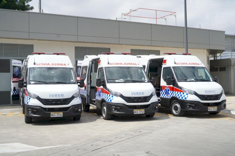 Nueva flota ambulancias llegó al Ecuador