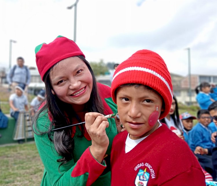 La Magia de la Navidad llegó a mil estudiantes de Ambato 