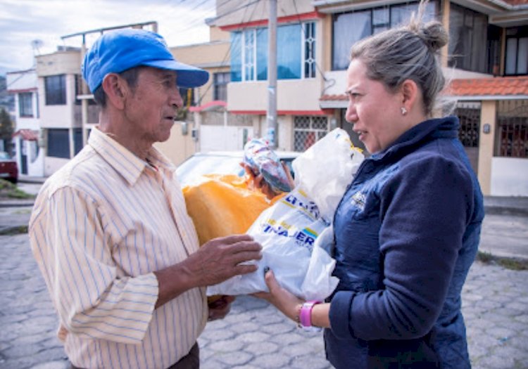 El Patronato Municipal de Latacunga realizó un recorrido navideño entregando kits a grupos de atención prioritario 