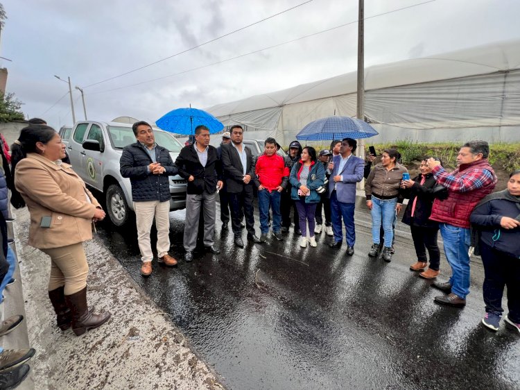 Alcalde de Latacunga recorre obras en ejecución en la parroquia de Mulaló