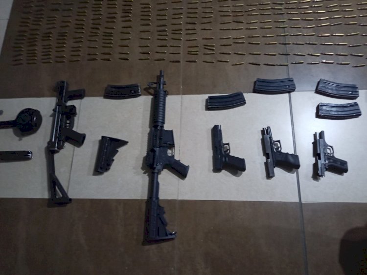 Armas, municiones y explosivos fueron decomisados en el interior del adentro penitenciario de Cotopaxi 