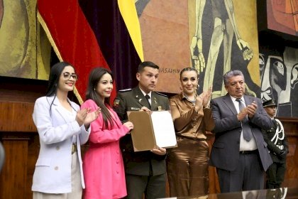 Asamblea Nacional condecoró al Cabo Olmedo en reconocimiento al mérito social