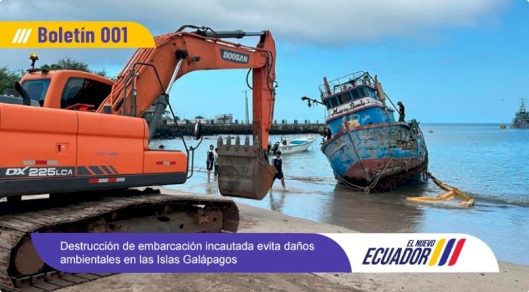 Destruyen embarcación que fue incautada hace unos días en Galápagos.